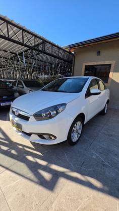 FIAT GRAND SIENA 1.4 MPI ATTRACTIVE 8V FLEX 4P MANUAL FIAT GRAND SIENA 1.4 MPI ATTRACTIVE 8V FLEX 4P MANUAL
